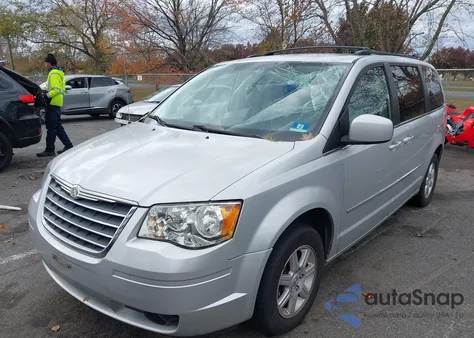 2010 Chrysler Town & Country Touring Plus из США, поврежденный, VIN 2A4RR8DX3AR321499
